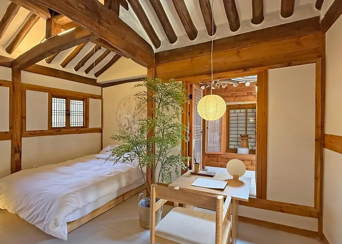 Hanok J'nor Seoel