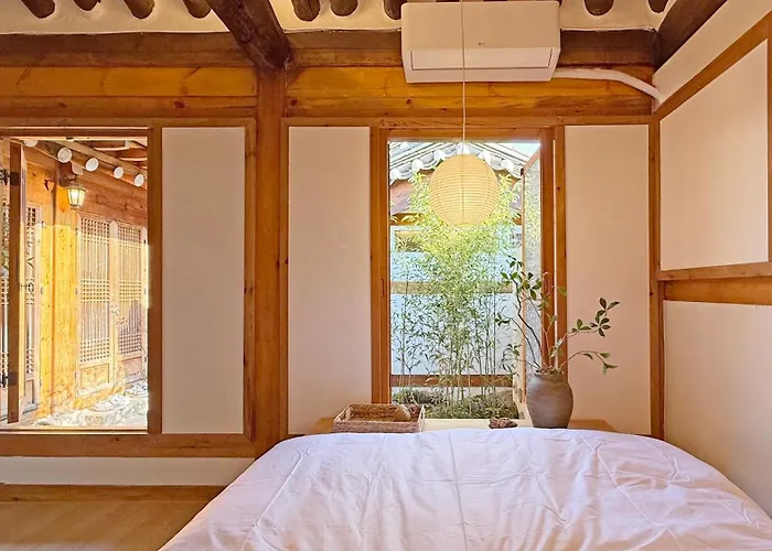Hanok J'nor Seoel